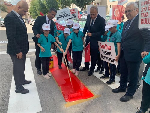 "Yaya Önceliği Kampanyası” kapsamında İlçemizde “Yayalara Öncelik Duruşu, HAYATA SAYGI DURUŞU" sloganıyla  etkinlik gerçekleştirildi.