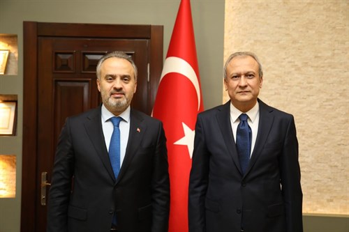 Bursa Büyükşehir Belediye Başkanımız Alinur AKTAŞ, İlçemiz Kaymakamı Ali PARTAL' ı makamında ziyaret etti.