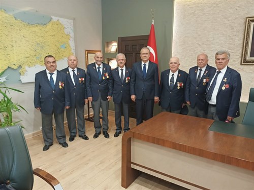 Türkiye Muharip Gaziler Derneği Silivri Şube Başkanı Adnan GÜRCAN, İlçemiz Kaymakamı Ali PARTAL' ı makamında ziyaret etti.